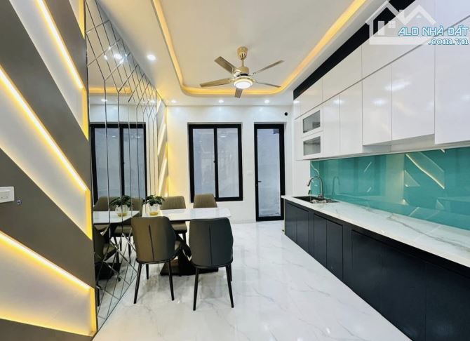 Bán nhà phường Hoàng Liệt 39m2 x 5 tầng, ngõ ô tô, full nội thất, giá 9,1 tỷ