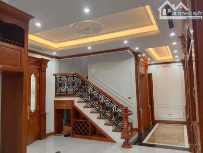 Bán gấp BT KĐT Yên Hòa. 235m, 5 tầng. Mặt tiền 15m. Chủ nợ 60 tỷ gấp gấp