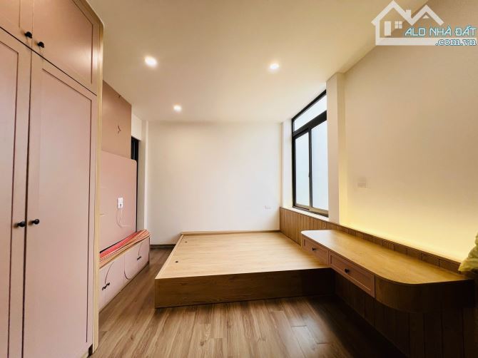 Bán Nhà 5 Tầng 3 Ngủ, phố Xã Đàn, Đống Đa cạnh phố nhỉnh 5 tỷ(TL)