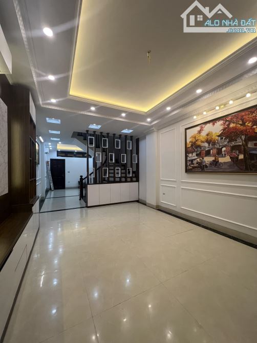 bán nhà 5 tầng phân lô ngõ 34 phố Lý Nam Đế 63m chỉ 21 tỷ Hoàn Kiếm ô tô đỗ cổng