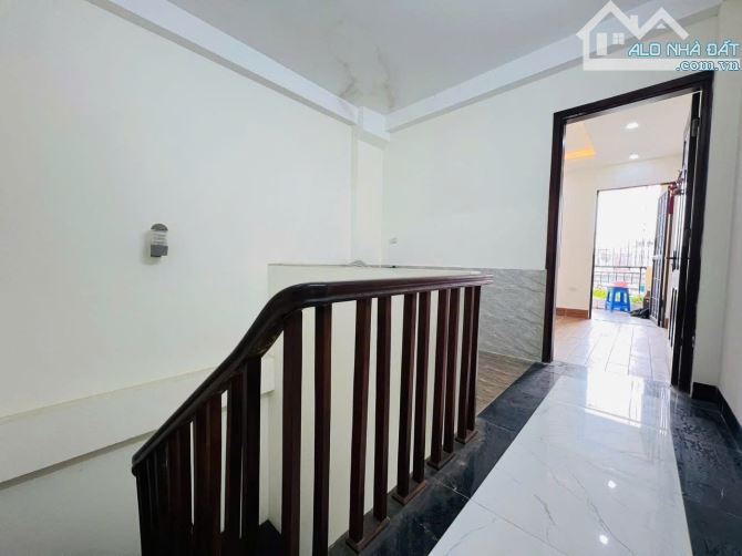 CHÍNH CHỦ BÁN NHÀ SỐ 12 NGÕ 93 GIÁP NHỊ 35M2 6 TẦNG Ô TÔ VÀO NHÀ