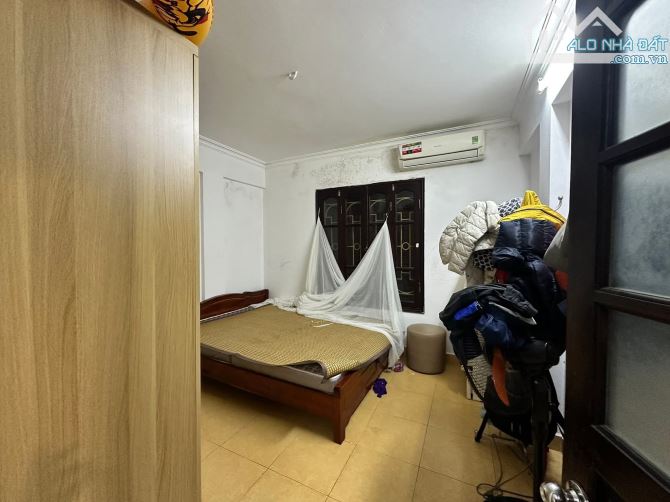 TẬP THỂ NAM ĐỒNG-GẦN HỒ ĐẮC DI-LÔ GÓC 3 THOÁNG-80m2-3PN-Ô TÔ ĐỖ CHÂN CẦU THANG-KHU SẠCH