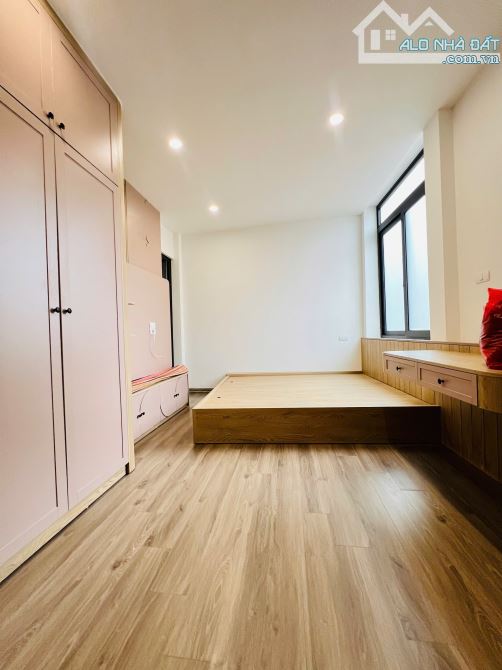 Bán Nhà 5 Tầng 3 Ngủ, phố Xã Đàn, Đống Đa cạnh phố nhỉnh 5 tỷ(TL)