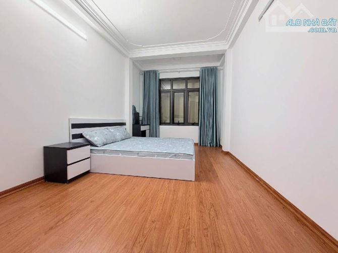 Siêu phẩm Vĩnh Hưng, 36m - 5 tầng, lô góc, 1 nhà mặt phố - 7.85 Tỷ