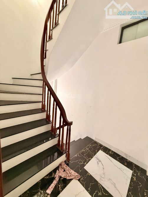 BÁN NHÀ BẠCH ĐẰNG - NHÀ MỚI Ở LUÔN - 30m², 5 TẦNG – GẦN PHỐ - AN SINH TUYỆT VỜI