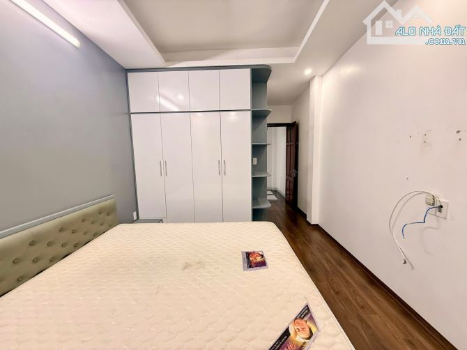 BÁN NHÀ BẠCH ĐẰNG - NHÀ MỚI Ở LUÔN - 30m², 5 TẦNG – GẦN PHỐ - AN SINH TUYỆT VỜI