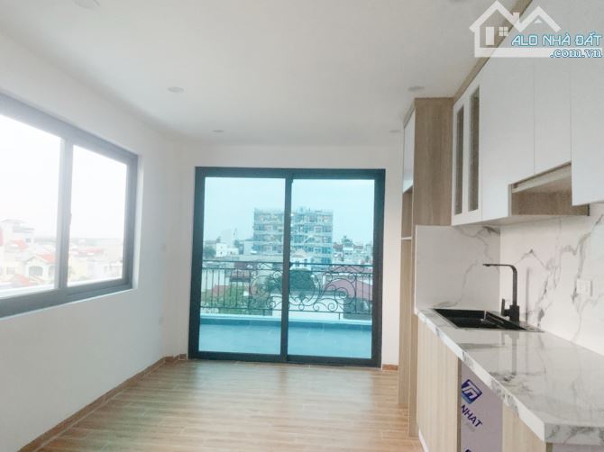 Nhà đẹp TÂY HỒ-7 Tầng-THANG MÁY-Ô TÔ Tránh-sát Ciputra. giá: 14 tỷ