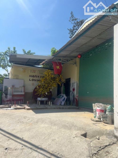 Bán gấp kho xưởng Thạnh Xuân 40, DT: 9x28m, giá 9 tỷ tl