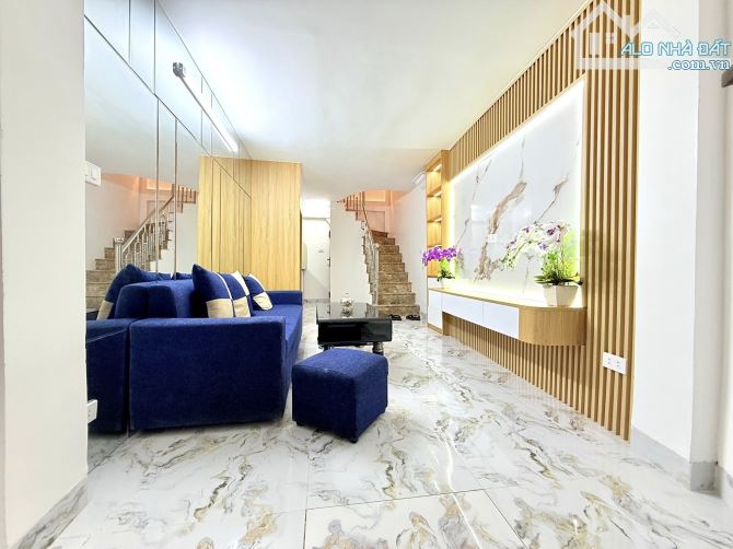 5.95 TỶ – 21/25M2 – 5 TẦNG- GIẾNG MỨT – BẠCH MAI – HAI BÀ TRƯNG