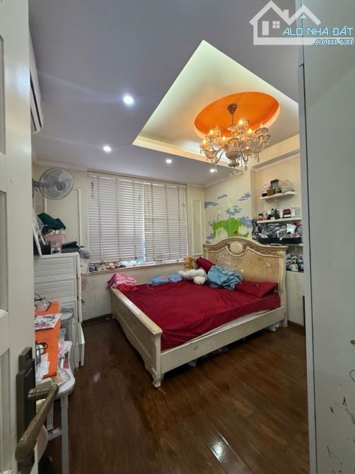 Bán căn hộ chung cư hoàng cầu tt đống đa lô góc hai thoáng wiu hồ hoàng cầu ở sướng