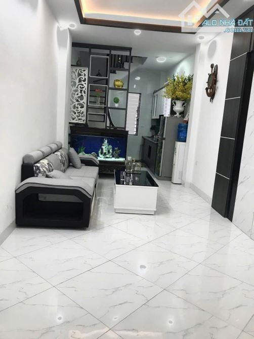 CHỈ 5.15 TỶ CÓ NHÀ PHỐ BẠCH ĐẰNG HAI BÀ TRƯNG DT25Mx5T NGÕ NÔNG GẦN PHỐ.