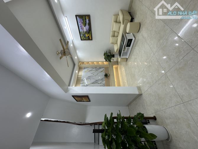 Hàng hiếm giá đầu tư, Trần Khát Chân, 32m - 4 tầng, 70m mặt phố - 7.35 tỷ