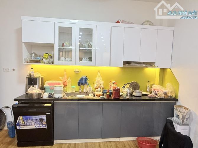 Hoà Bình 7 Hai Bà Trưng DT43m 4T MT4.6m 8.5 tỷ Ngõ thông, nhà thoáng sáng 80m ra oto