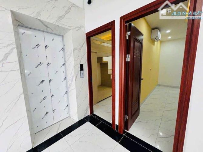 Toà Nhà Minh khai -7 Tầng Thang Máy .Ô Tô Đỗ . 21 Phòng . Kinh Doanh Dòng Tiền