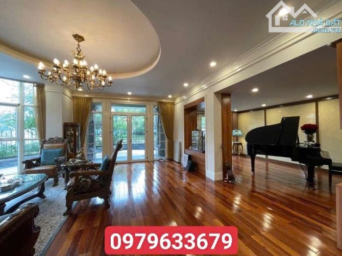 BIỆT THỰ CIPUTRA - SẦN VỜN TIỂU CẢNH TUỆT ĐẸP MẶT ĐƯỜNG CHÍNH KĐT - LÔ GÓC 3 MẶT THOÁNG -