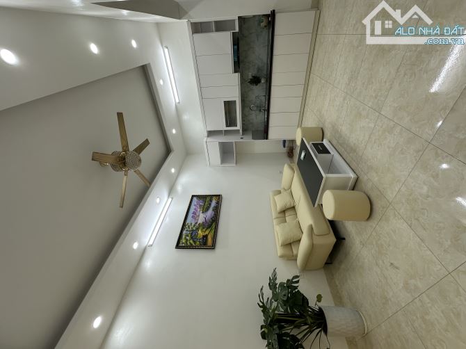 Hàng hiếm giá đầu tư, Trần Khát Chân, 32m - 4 tầng, 70m mặt phố - 7.35 tỷ