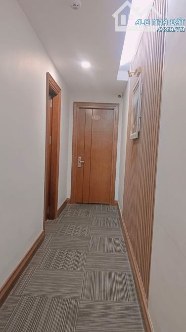 Bán khách sạn mặt phố Hàng Buồm, 80m2, 5 tầng, mặt tiền 5.4m, 77.8 tỷ, cho thuê 120tr/thán