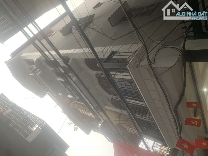 Bán nhà Cầu Giấy 5 tầng , 43m2 , Vị trí VIP cực hiếm