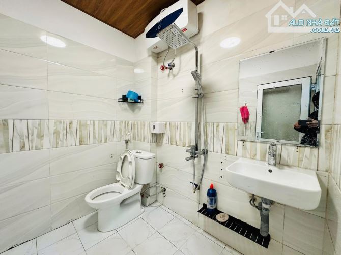 BÁN NHÀ THUỴ KHUÊ - 40m2 2 THOÁNG - 20m Ra PHỐ - FULL NỘI THẤT - Ở SƯỚNG - 8.5 TỶ