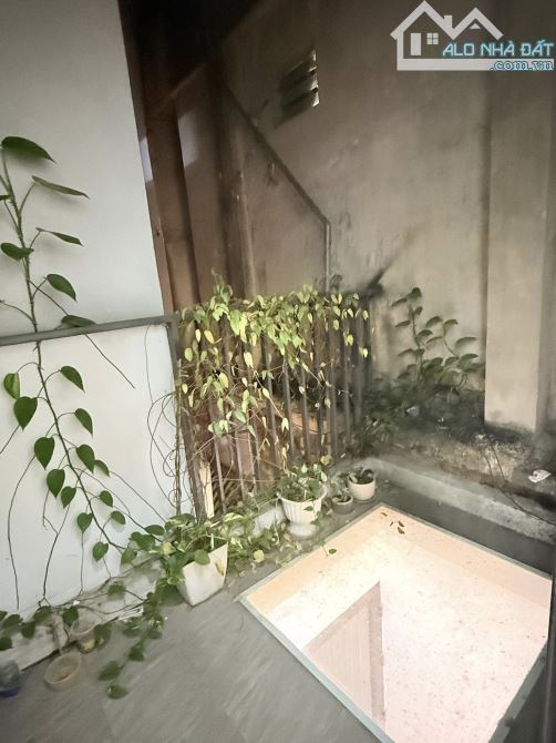 Hoà Bình 7 Hai Bà Trưng DT43m 4T MT4.6m 8.5 tỷ Ngõ thông, nhà thoáng sáng 80m ra oto