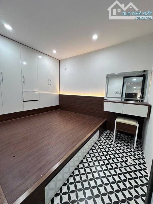 Bán tập thể tầng 1 khu Xã Đàn - Chợ Khâm Thiên 3 ngủ 2 vs 65m2 Trung tâm Đống Đa