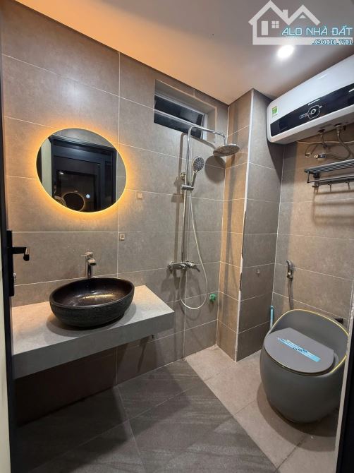 Toà CHDV Vũ Tông Phan, 175m2*9T, MT 20M, 45 phòng KK, lô góc, tương lai mặt phố, DT 7%/năm