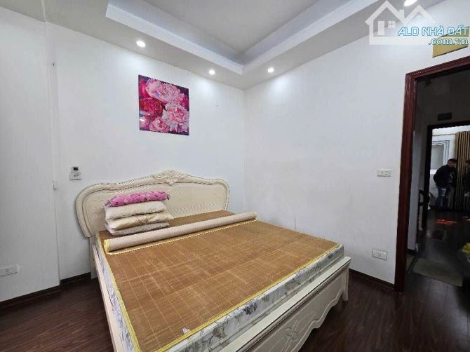 Hiếm, 13.3 Tỷ Có Ngay Nhà Trích Sài Thoáng Trước Sau, View Hồ, Nở Hậu, 36M, 6 Tầng.