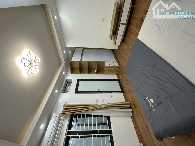 Hàng hiếm giá đầu tư, Trần Khát Chân, 32m - 4 tầng, 70m mặt phố - 7.35 tỷ