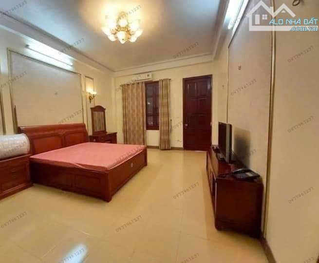 BÁN NHÀ CẦU GIẤY 65m2 × 5T. LÔ GÓC - BA Ô TÔ TRÁNH + VỈA HÈ RỘNG - THÔNG Ô BÀN CỜ