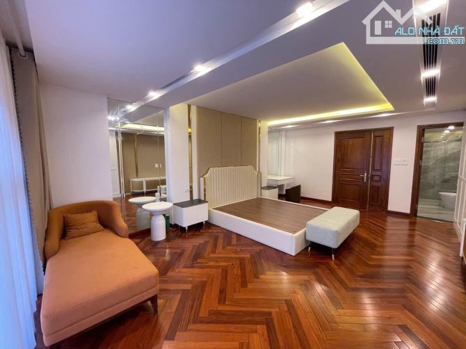 BÁN NHÀ MẶT PHỐ BA ĐÌNH TÒA NHÀ 8 TẦNG THANG MÁY1 HẦM VỈA HÈ RỘNG KINH DOANH ĐỈNH