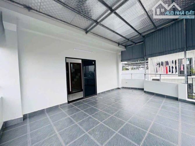 Toà Nhà Minh khai -7 Tầng Thang Máy .Ô Tô Đỗ . 21 Phòng . Kinh Doanh Dòng Tiền