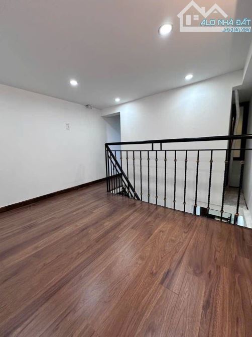 Bán tập thể tầng 1 khu Xã Đàn - Chợ Khâm Thiên 3 ngủ 2 vs 65m2 Trung tâm Đống Đa