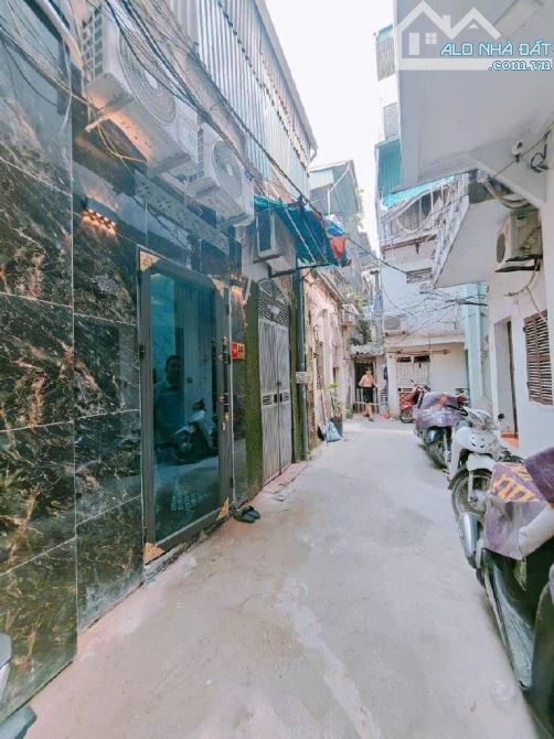 Bán tập thể tầng 1 khu Xã Đàn - Chợ Khâm Thiên 3 ngủ 2 vs 65m2 Trung tâm Đống Đa