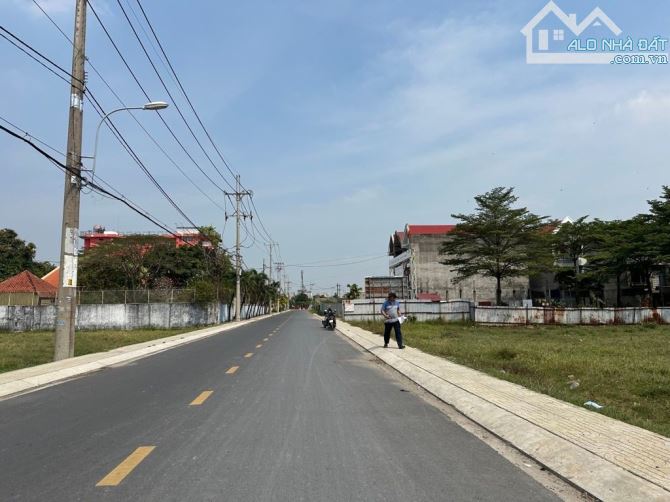 BÁN GẤP 2533m2 Đất- NN, SHR , Bà Điểm 4-  Hóc Môn-  Chỉ 27 Tỷ 5