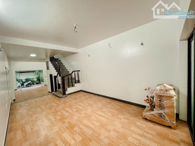 PHÂN LÔ ĐƯỜNG 800A – GARA, Ô TÔ TRÁNH – VIEW BẢO TÀNG – 52/60M² – 5 TẦNG – MT 4M – 18.8 TỶ