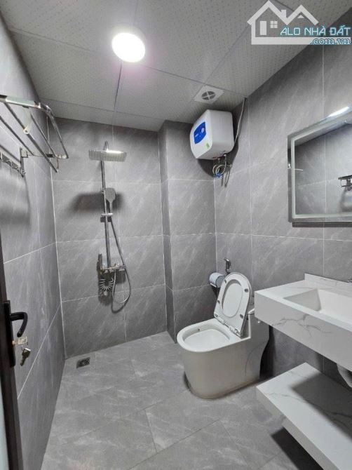 BÁN NHÀ KHÂM THIÊN – 38M² X 5 TẦNG – NGÕ THÔNG – GẦN HỒ – NHÀ MỚI – 8 TỶ