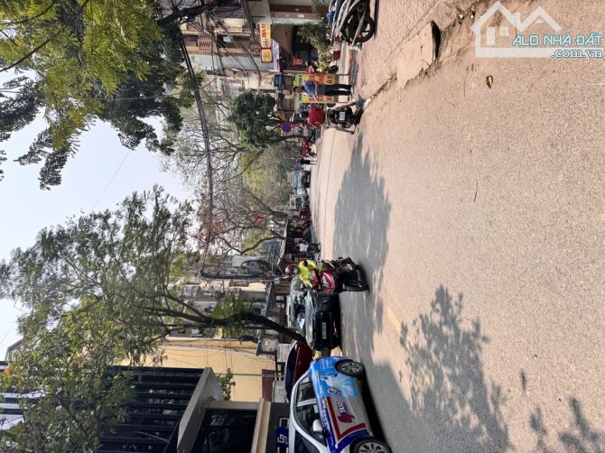 Mặt Phố Quận Cầu Giấy - 2 Mặt Tiền - Nhà Đẹp - Ở Ngay - Gần Hoàng Quốc Việt Kéo Dài-DT50m2