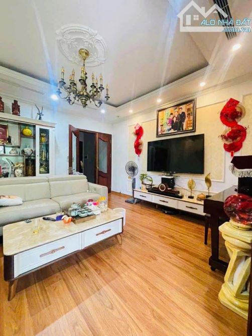 Mặt Phố Phan Chu Trinh, Hoàn Kiếm_DT: 69m x 5 tầng_ Thang máy, Kinh Doanh. Giá 54 tỷ