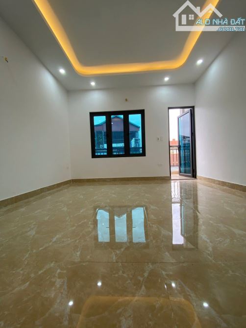 4 tầng mới đẹp diện tích rộng, giá cực tốt gần mặt phố Vĩnh Hưng quận Hoàng Mai, tiện ích