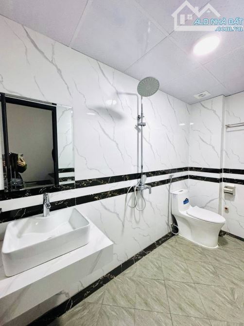 6.8 TỶ – 30M2 – 5 TẦNG – NHÀ MỚI – SÂN TRƯỚC 4M –TÂY TRÀ- NAM DƯ – HOÀNG MAI