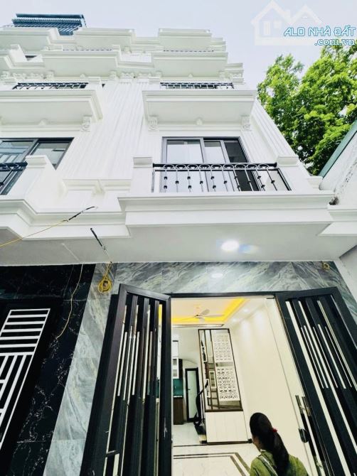 6.8 TỶ – 30M2 – 5 TẦNG – NHÀ MỚI – SÂN TRƯỚC 4M –TÂY TRÀ- NAM DƯ – HOÀNG MAI