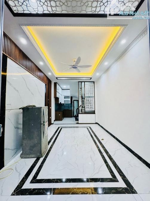 6.8 TỶ – 30M2 – 5 TẦNG – NHÀ MỚI – SÂN TRƯỚC 4M –TÂY TRÀ- NAM DƯ – HOÀNG MAI