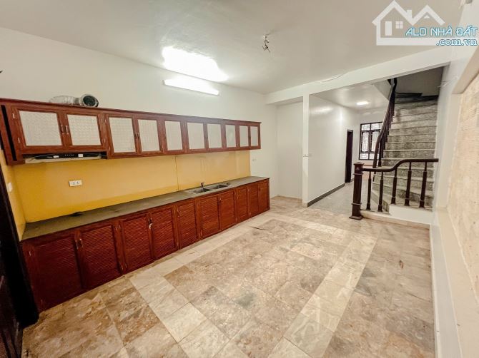 PHÂN LÔ ĐƯỜNG 800A – GARA, Ô TÔ TRÁNH – VIEW BẢO TÀNG – 52/60M² – 5 TẦNG – MT 4M – 18.8 TỶ