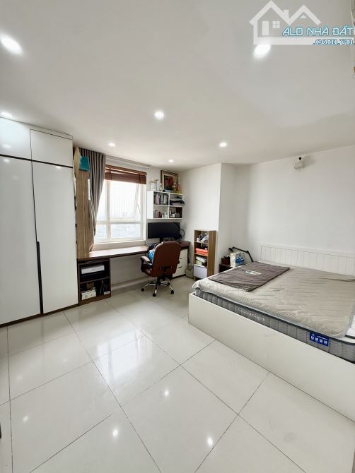 BÁN GẤP CĂN GÓC A6A NAM TRUNG YÊN: 60M2 FULL NT, BAN CÔNG ĐÔNG NAM, CHỈ 4.98 TỶ - XÁCH VAL