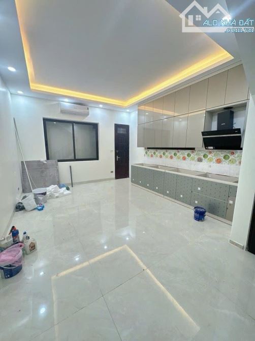 BÁN NHÀ MỚI NGỌC LÂM – TRUNG TÂM – DÂN XÂY – Ô TÔ – FULL NỘI THẤT – 73M2 CHỈ 28 TỶ - 2