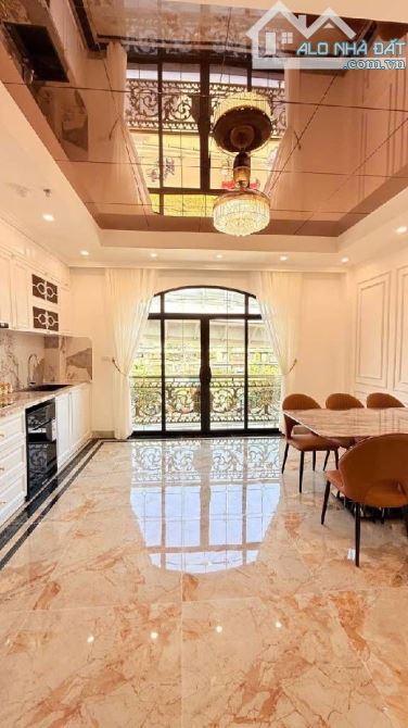 BÁN NHÀ MẶT PHỐ ĐẠI LA - HAI BÀ TRƯNG - 60 m2- 6 T - MT 5,2 m - 31 tỷ Thang Máy