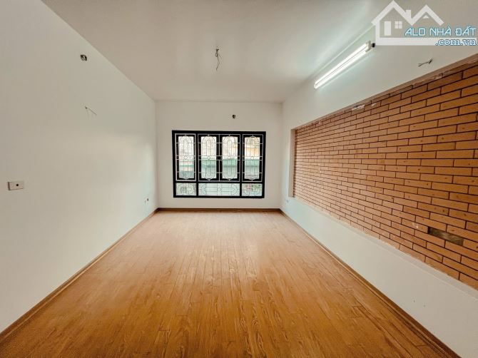 PHÂN LÔ ĐƯỜNG 800A – GARA, Ô TÔ TRÁNH – VIEW BẢO TÀNG – 52/60M² – 5 TẦNG – MT 4M – 18.8 TỶ