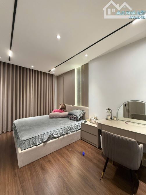 Bán nhà Hồng Hà 28m2 nhà đẹp ngõ to một nhà ra phố mặt tiền rộng 8.5 tỷ