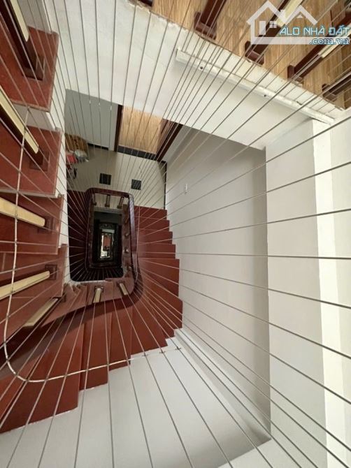 Nhà lô góc Chùa Quỳnh – gần phố – 5 tầng – MT 3,6m – 11,5 tỷ