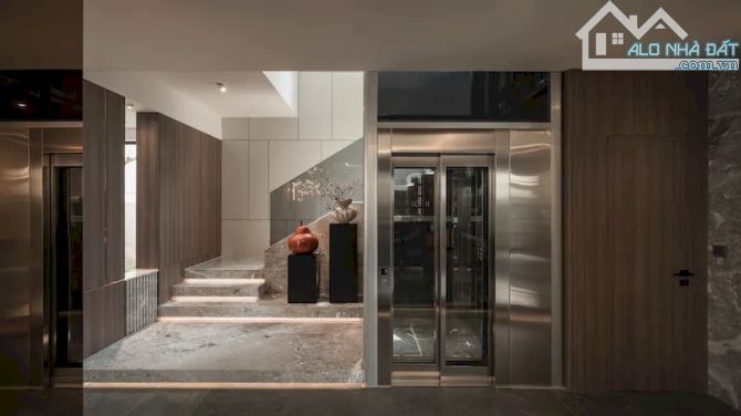 BÁN NHÀ LẠC LONG QUÂN, ĐƯỜNG Ô TÔ, THANG MÁY, BA BƯỚC HỒ TÂY, 13,8 TỶ